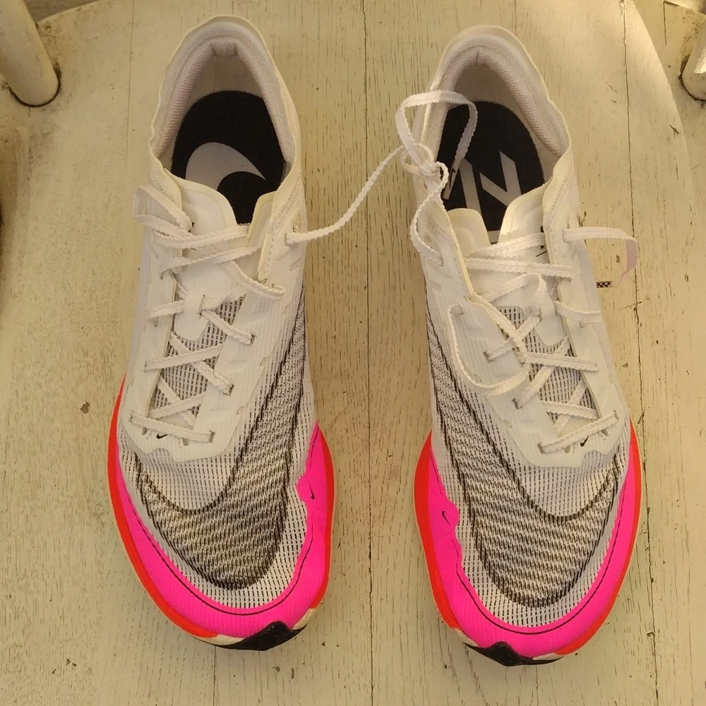 Nike  ZoomX Vaporfly Next %2  Women's Athletic Shoes - White and Pink 9.5